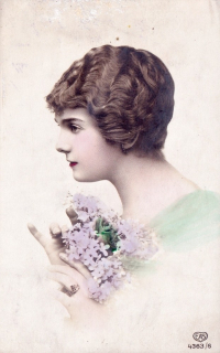 Žena s květinami