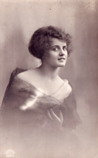 Žena 